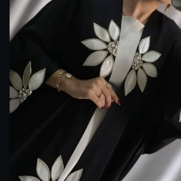 نمونه قابل اجرا جواهردوزی روی کت زنانه سفارشی 3 600x600